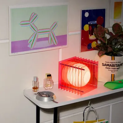 Lampes de bureau  - Lampe LOP petite carrée en acrylique rose électrique - BANG