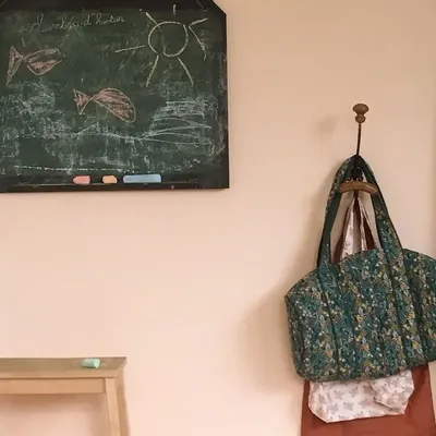 Decorative wall frescoes - Painting, Girl Talk - BILBOQUET DÉCO