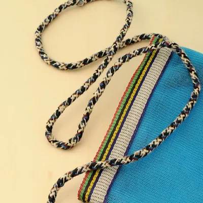 Pochettes - Pochette bandoulière Résille de Plastic Recyclé BLEU - BAOBAB