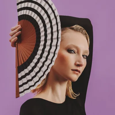 Other smart objects - Hand Fan SERENITY - 23cm - Black and White - A FAN OF