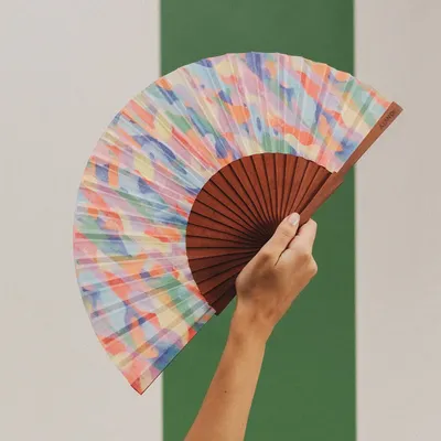 Objets design - Éventail à main CHROMATIC COLLAGE, 23 cm, multicolore - A FAN OF