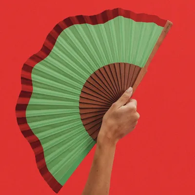 Cadeaux - Éventail à main FLUID SHAPES MAXI, 27 cm, vert et rouge - A FAN OF