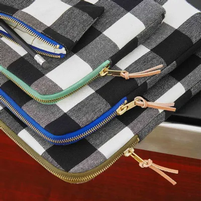 Pochettes - Housse iPad Max Caviar 19 x 26 x 3 - LA CERISE SUR LE GATEAU