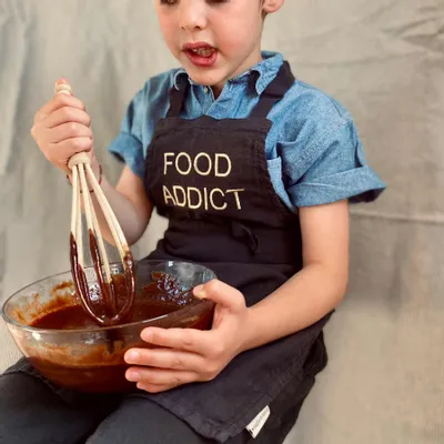 Aprons - Marcel Food Children's Kitchen Apron Caviar 65 X 50 - LA CERISE SUR LE GATEAU