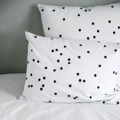 Linge de lit - Taie d'oreiller Odette Milk 65 x 65 - LA CERISE SUR LE GATEAU