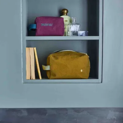 Clutches - Iona cube toiletry bag Nuts L 22 X 14 X 10,5 - LA CERISE SUR LE GATEAU