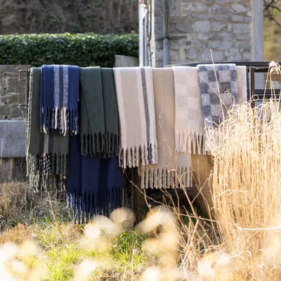 Plaids - Plaid recyclé Isabel uni Sapin 130 x 160 - MAISON VIVARAISE - SDE VIVARAISE WINKLER