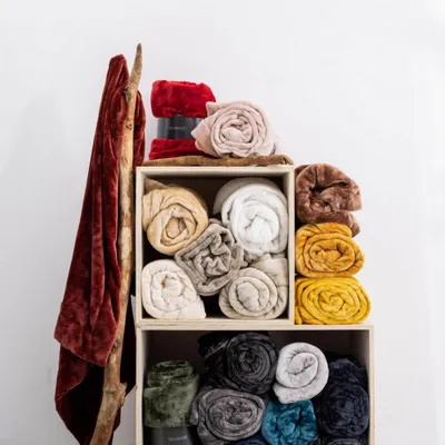 Throw blankets - Tender Throw Blanket Grège 150 X 200 - MAISON VIVARAISE - SDE VIVARAISE WINKLER