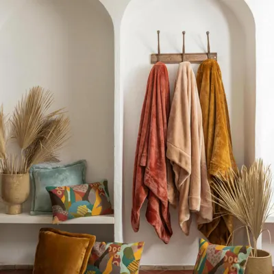 Throw blankets - Tender Throw Blanket Dragée 150 X 200 - MAISON VIVARAISE - SDE VIVARAISE WINKLER