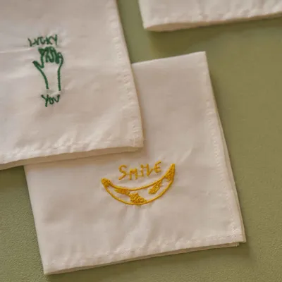 Pochettes - Mouchoir Hankie Smile Blanc 25 x 25 - LA CERISE SUR LE GATEAU