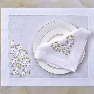 Table linen - Hand Embroidered Acacia - DREAMSPACES
