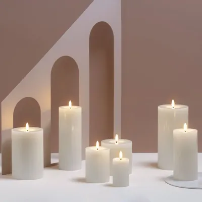 Éclairage LED - (NEW) Basic Colours Melted Pillar Candles Silk - MOODS & MORE