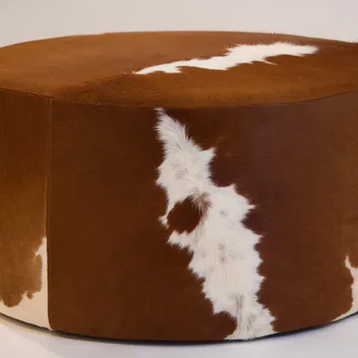 Poufs - Grand pouf circulaire en peau de vache - ECUIRA