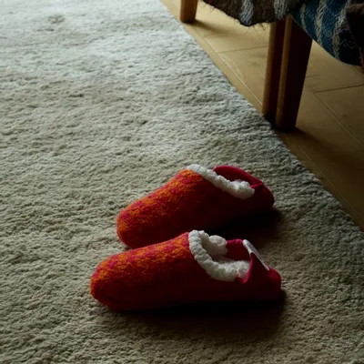 Chaussettes - JAPAN MADE Reversible room shoes / Roving Houndstooth × Sheep Boa - MERIPPA