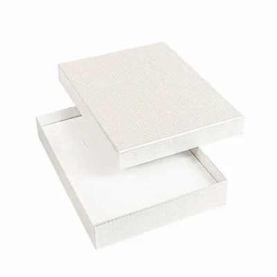 Cadeaux - Écrin collier carton aspect gaufré cannelé, blanc nacré - LAVAL 1878