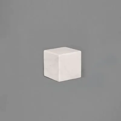 Cadeaux - Volume de présentation en marbre blanc - 8 x 8 x H 8 cm - LAVAL 1878