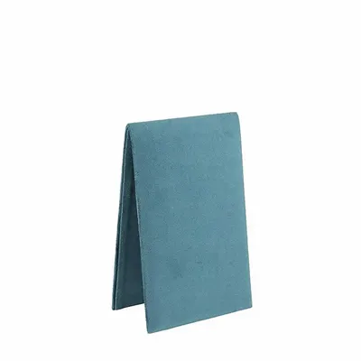 Cadeaux - Présentoir plat colliers/chaînes gainé velours synthétique bleu canard - LAVAL 1878