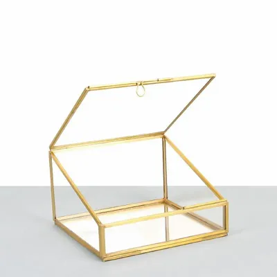 Gifts - Square inclined display case in glass and gilt brass - Mirrored back - LAVAL 1878