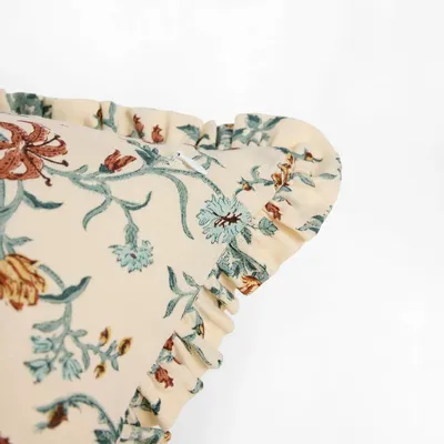 Fabric cushions - HOUSSE DE COUSSIN À VOLANTS IMPRIMÉE AU BLOC - MUSTURD VANA - CRAFT BOAT