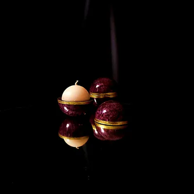 Gifts - Bollywood Tonka Wood Globe Candle - PONPON CURIOSITAS