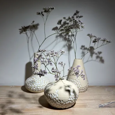 Vases - Lot de 3 soliflores en grès blanc émaillé - LES POTERIES DE SWANE