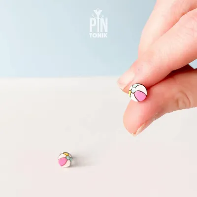 Bijoux - Boucles d'oreilles clous en forme de ballon de plage - Bijoux en bois pour une fête d'été à la piscine - PENTIK