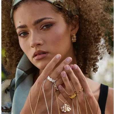 Bags and totes - The Moshi women's fashion accessory - THE MOSHI AB