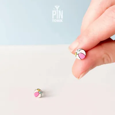 Bijoux - Boucles d'oreilles clous en forme de ballon de plage - Bijoux en bois pour une fête d'été à la piscine - PINTONIK