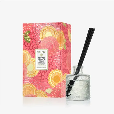 Scent diffusers - Nāpali Passion Fruit Reed Diffuser - VOLUSPA