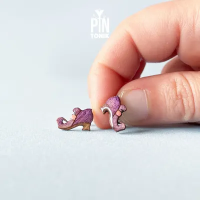 Bijoux - Boucles d'oreilles fantaisie en forme de chaussures de sorcière - Cadeaux d'Halloween effrayants pour une adolescente ou une meilleure amie - Boucles d'oreilles puces originales sur le thème de la sorcière - PINTONIK