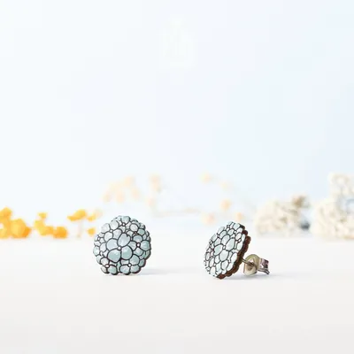Bijoux - Boucles d'oreilles puces en forme d'hortensia - Boucles d'oreilles bleues pour demoiselle d'honneur - Bijoux botaniques printaniers - Cadeau pour la fête des mères - PINTONIK