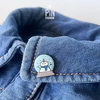 Jewelry - Fun Snowman Collar Pin - Christmas Holidays Brooch - Festive Winter Snowglobe Jewelry - Ita Bag Pin - PINTONIK