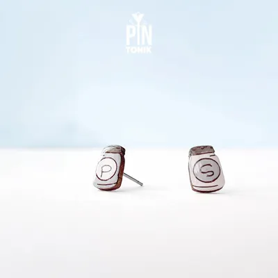 Jewelry - Mismatched Salt and Pepper Stud Earrings - Quirky Food Jewelry - PINTONIK