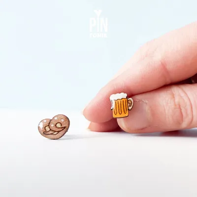 Bijoux - Boucles d'oreilles dépareillées sur le thème de la bière - Boucles d'oreilles Oktoberfest - Boucles d'oreilles originales inspirées de la bière et des bretzels - PINTONIK