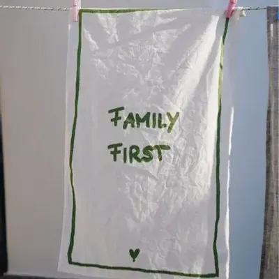 Torchons - Family First Kitchen Towel - LOVEM THE LABEL