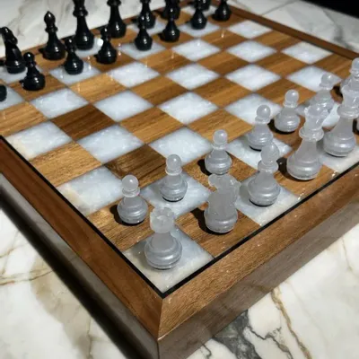 Decorative objects - Wood and resin chessboard - MEUBLES THOURET