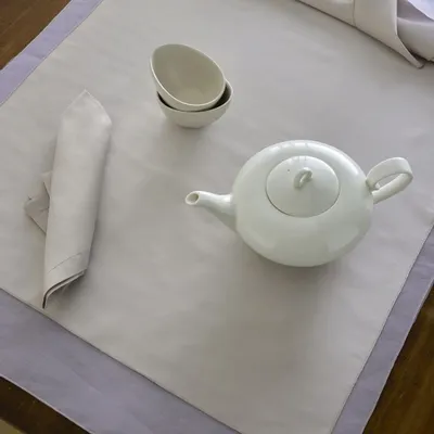 Assiettes au quotidien - Chemin de table Iris - ANNA MONTI