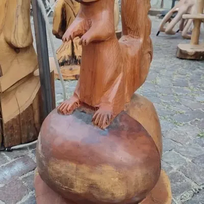 Pièces uniques - Ecureuil sculpté en bois de if - BOIS DE LION