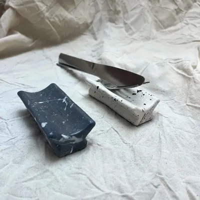 Couverts de service - Repose-couverts / repose-baguettes en céramique - OLU.T DESIGNS