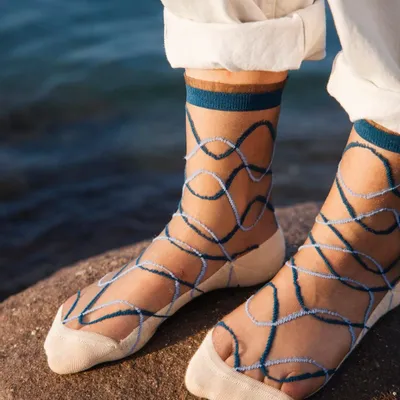 Gifts - Riflessi Bleue 36-38 : Women’s sheer socks with curves - ATELIER ST EUSTACHE