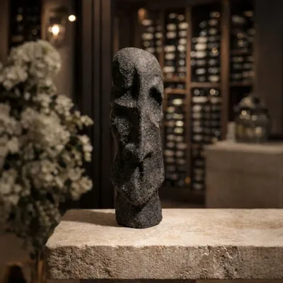 Pièces uniques - Statue « Linger of a Caged Voice », grès oxydé, 41 cm - SNEFERU