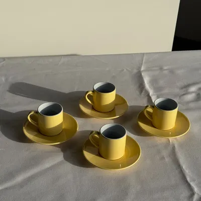 Mugs - Set of 4 Italian espresso cups and vintage yellow saucers - OFFICE OBJETS