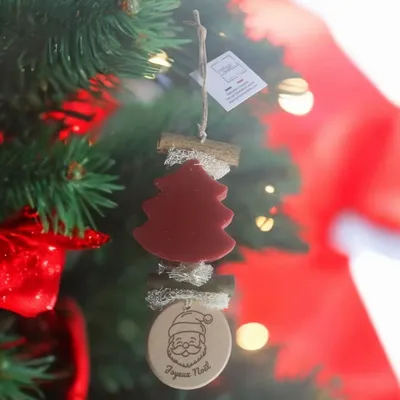 Soaps - Braided 1 Fir Tree Red Fruit Soap with Engraved Wooden Round "Santa Claus Head" - FABRIQUE LOMAELLE