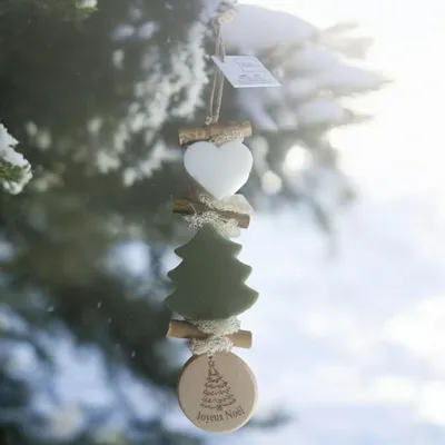 Savons - Tresse 1 Savon Cœur Blanc 1 Sapin Vert Parfum Cèdre avec Rond Bois Gravé " Sapin de Noël" - FABRIQUE LOMAELLE
