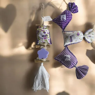 Savons - Tresse 1 Sachet de Lavandin (tissu assortis) 1 Savon Fleur Lavande - FABRIQUE LOMAELLE