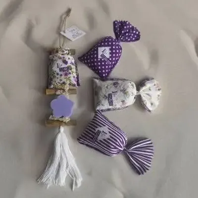 Savons - Tresse 1 Sachet de Lavandin (tissu assortis) 1 Savon Fleur Lavande - FABRIQUE LOMAELLE