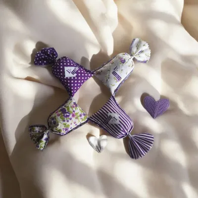 Savons - Tresse 1 Sachet de Lavandin (tissu assortis) 1 Savon Cœur Lavande - FABRIQUE LOMAELLE