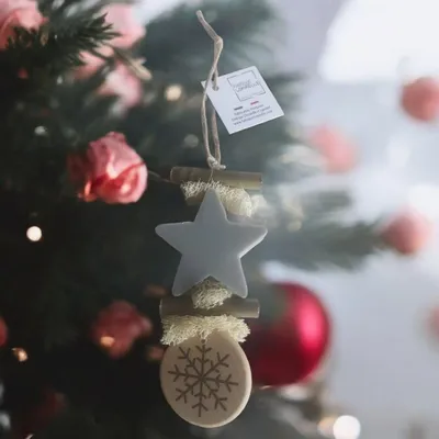 Savons - Tresse 1 Savon Etoile Grise Opium avec Rond Bois "Flocon" - FABRIQUE LOMAELLE