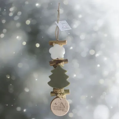 Soaps - Braided soap, 1 White Flower Bergamot soap, 1 Green Fir Tree, Cedar Scented with a wooden "chalet" round - FABRIQUE LOMAELLE