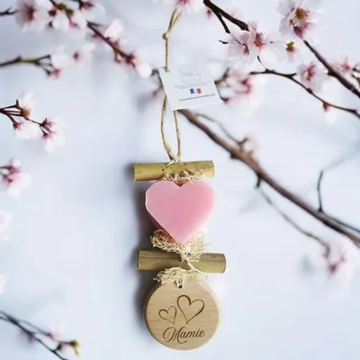 Soaps - Braided 1 Pink Heart Soap with Wooden Round "Grandma" - FABRIQUE LOMAELLE